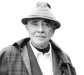 Manuel Mujica Laínez El Narrador De La Memoria Y La Fantasía El Baúl